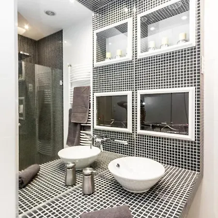 Bpr Sophisticated Astoria With Balcony Budapest