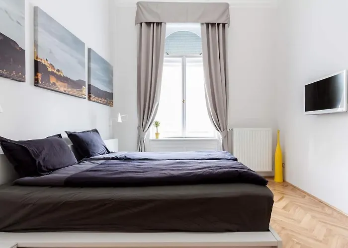 شقة Bpr Sophisticated Astoria With Balcony