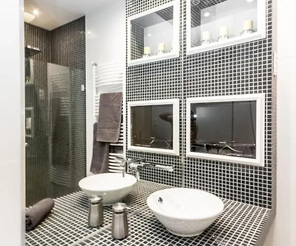 Bpr Sophisticated Astoria With Balcony بودابست