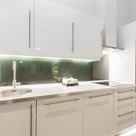 Bpr Sophisticated Astoria With Balcony 아파트 부다페스트
