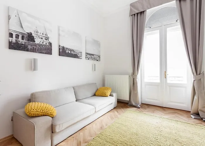 Apartment Bpr Sophisticated Astoria With Balcony *