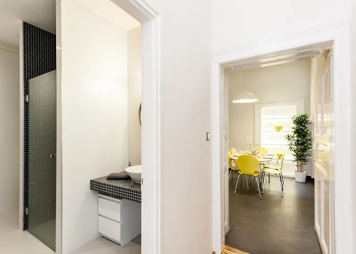 Bpr Sophisticated Astoria With Balcony Budapest