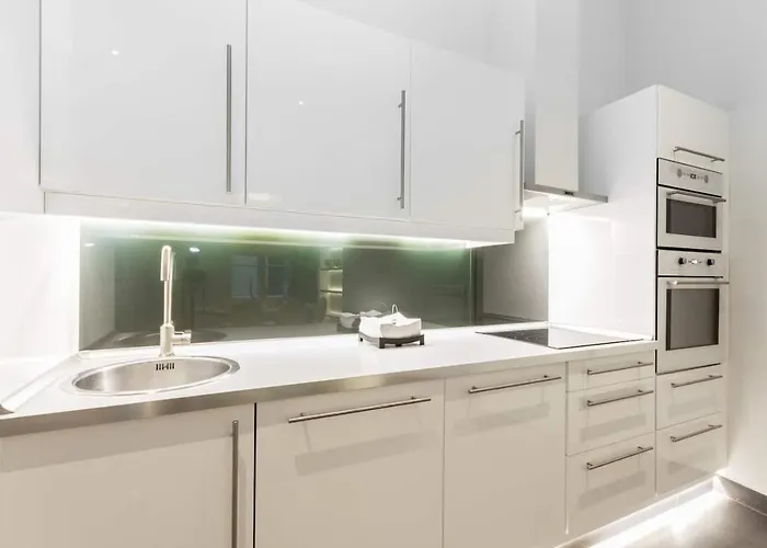 Bpr Sophisticated Astoria With Balcony Apartment Budapest
