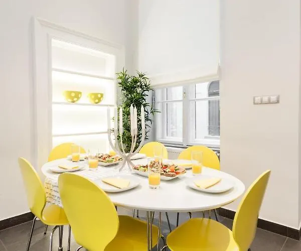 Bpr Sophisticated Astoria With Balcony Apartment *